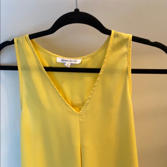 Yellow high-low blouse. - Picture 2 of 4